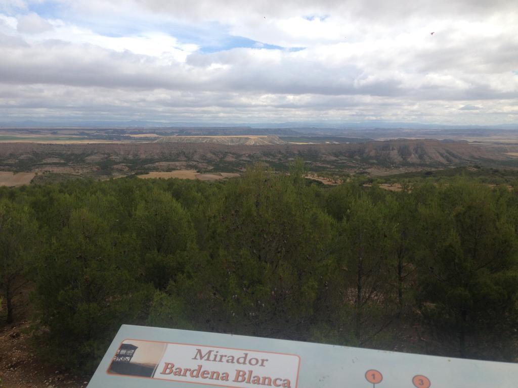 Apartamento Turistico Cigueena De Arguedas Buitenkant foto