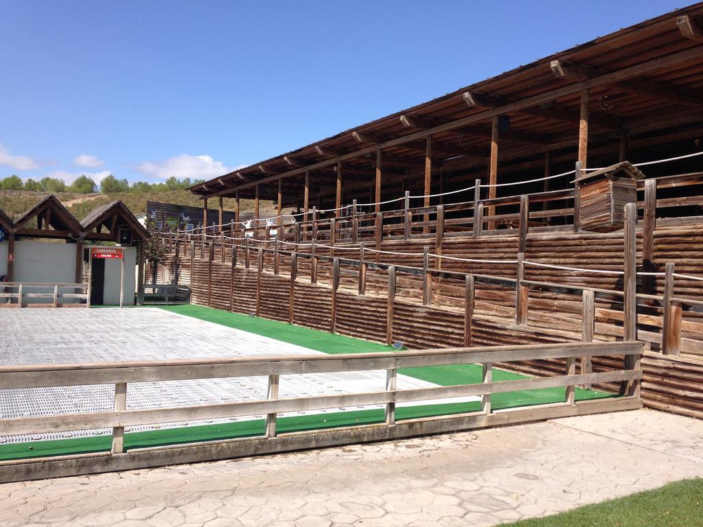 Apartamento Turistico Cigueena De Arguedas Buitenkant foto